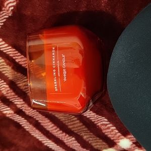 sparkling cinnamon scented yankee candle